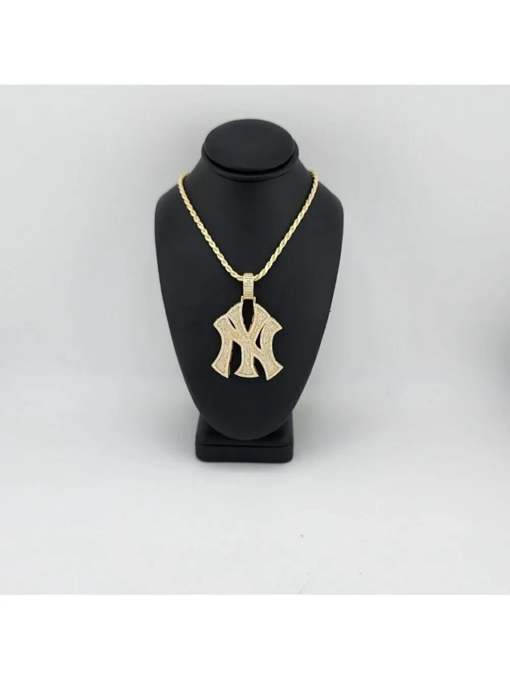 Brand New Sterling Silver 925 New York Yankee Necklace